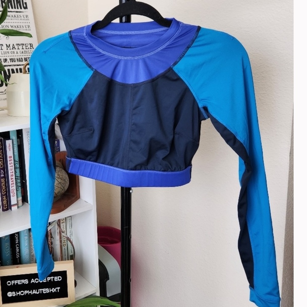 JoyLab Colorblock Cut Out Cropped Workout Top